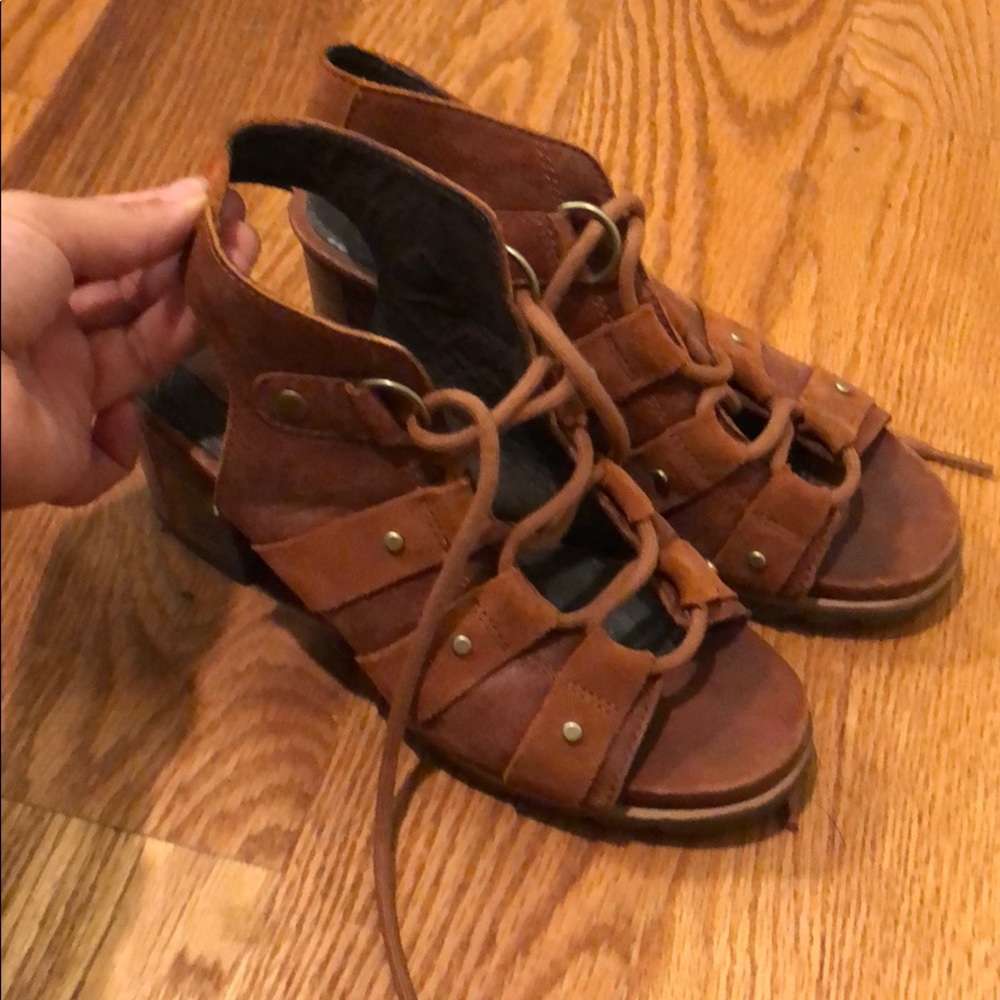 Sorel lace up block heel sandal